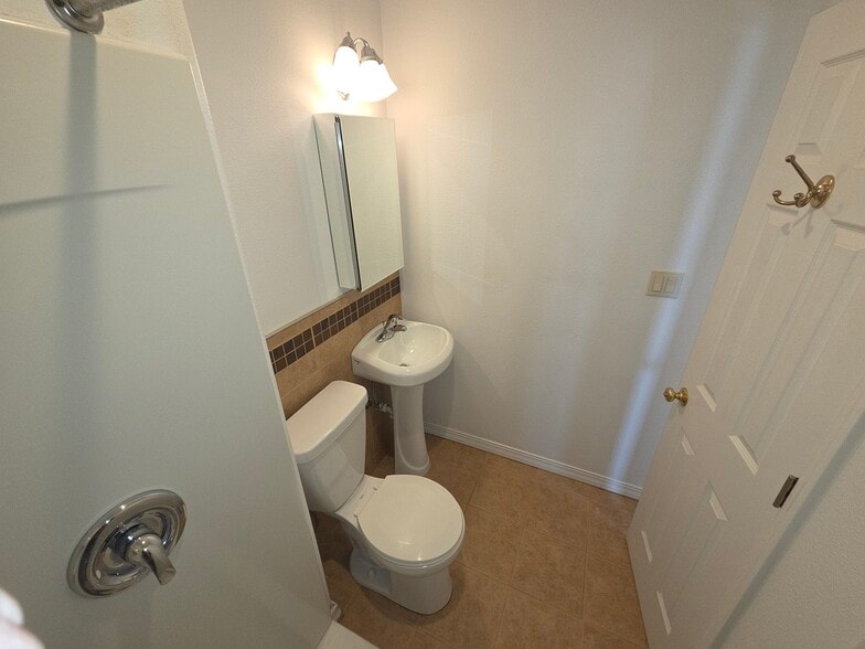 Building Photo - 627 2nd Ave