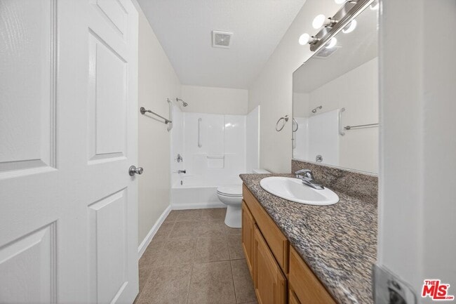 Building Photo - 11063 Cumpston St