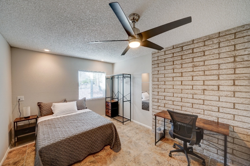 Building Photo - 4625 W Morten Ave