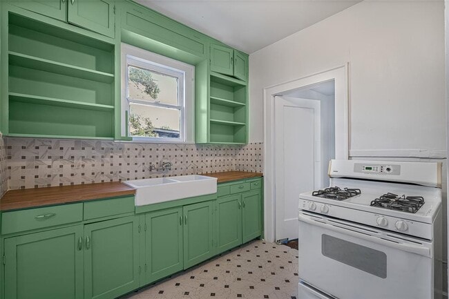 Building Photo - 4414 Red River St