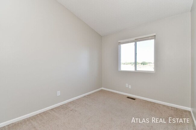 Building Photo - 9138 Chieftan Dr