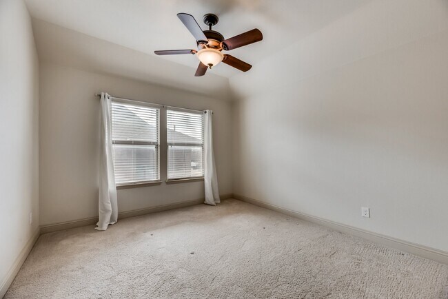 Building Photo - Modern 3 Bed Townhouse with Granite Countertops and Hardwood Floors in Keller, TX