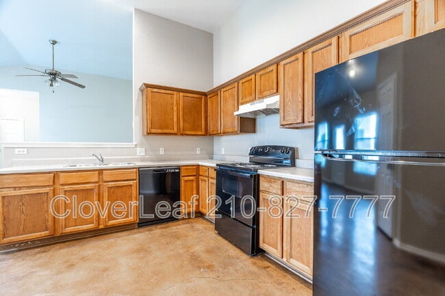 Building Photo - 5718 Golf Heights