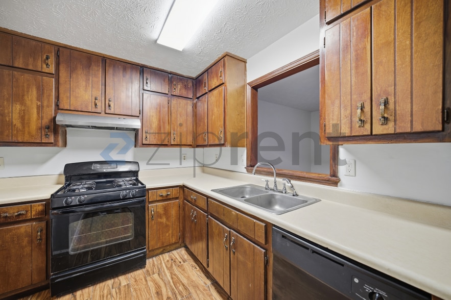 Building Photo - 5893 N Castlegate Dr