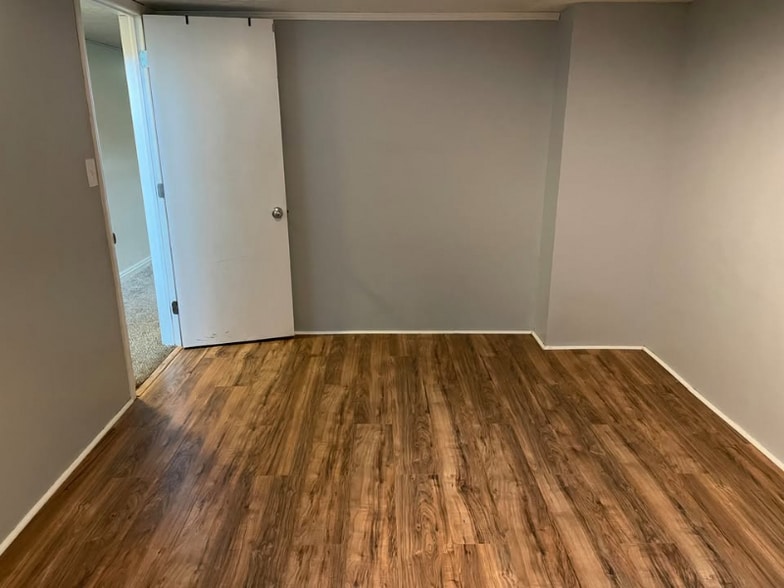 Building Photo - 1368 Davis Ave