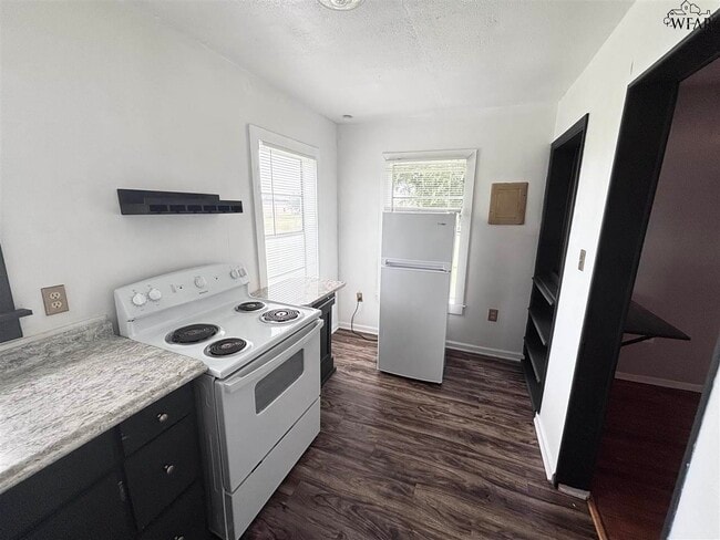 Building Photo - 1513 P B Ln