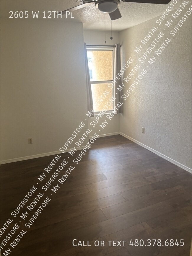 Building Photo - 2605 W 12th Pl