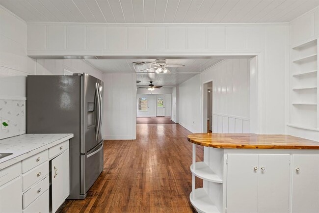 Building Photo - 1430 Us Highway 36