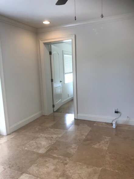 Building Photo - 247 Malverne Rd