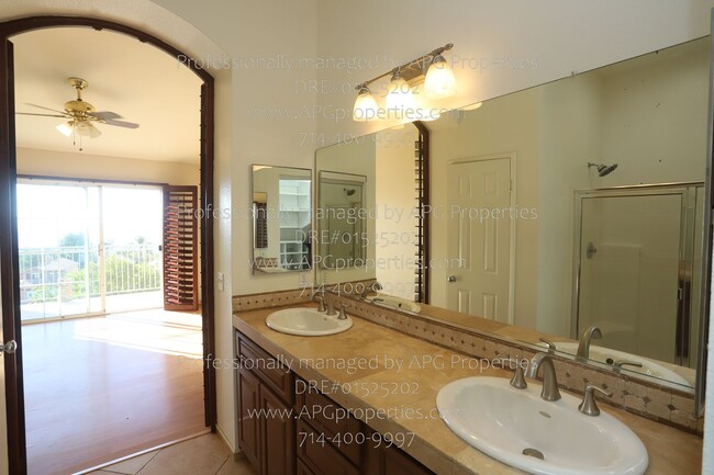 Building Photo - 7707 E Viewrim Dr