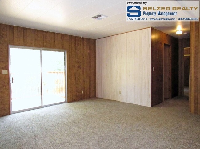 Building Photo - Roomy 2 bd. mobile w/ big yard in a countr...