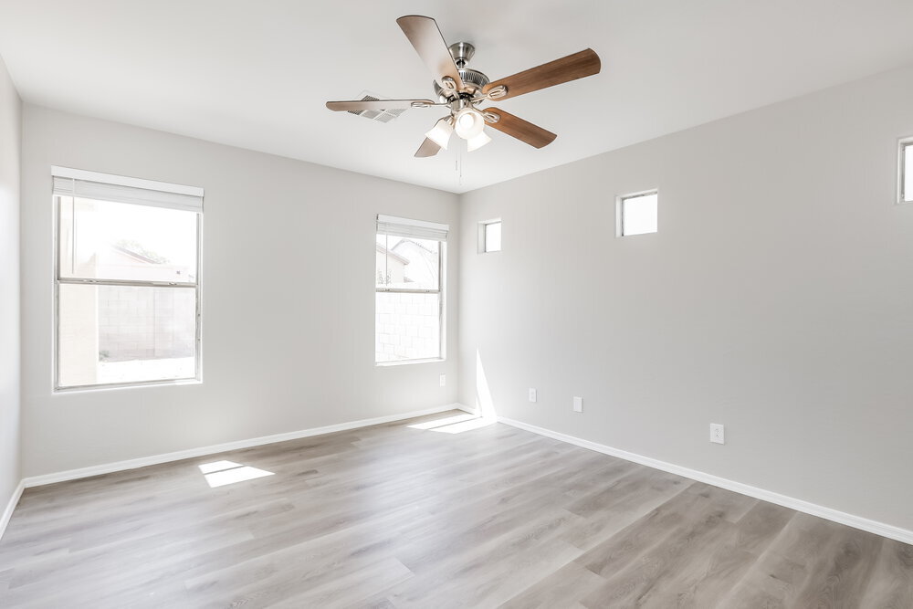 Building Photo - 2224 S 83rd Ln