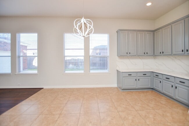 Building Photo - 4315 Village Forest Dr