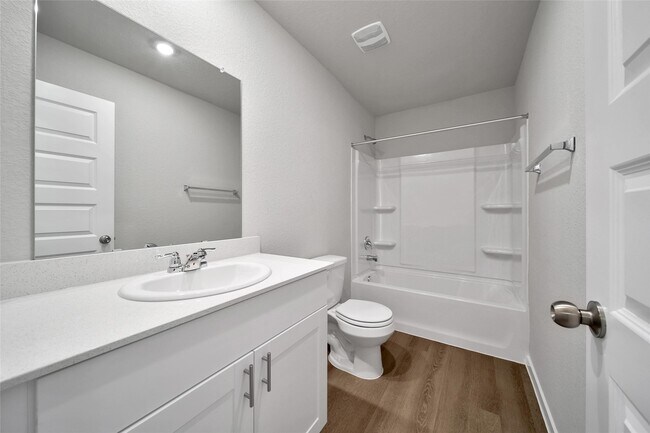 Building Photo - 8007 Camphor Ct