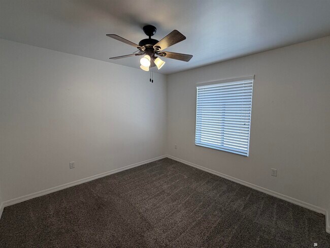 Building Photo - 12625 E 48th Dr
