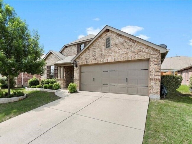 Building Photo - 417 Hackberry Dr