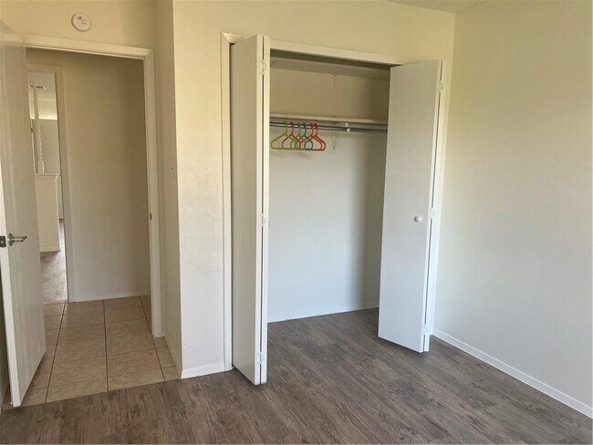 Building Photo - 6909 Skynook Dr