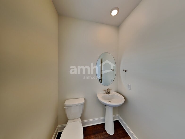 Building Photo - 2036 Williamshire Ln