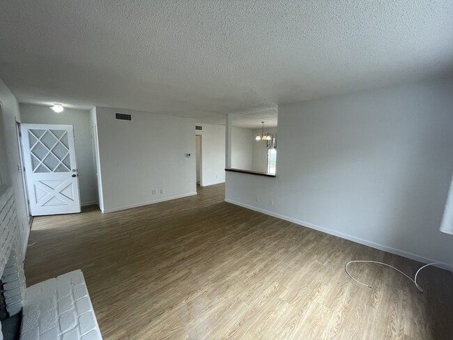 Building Photo - 1349 Taft St
