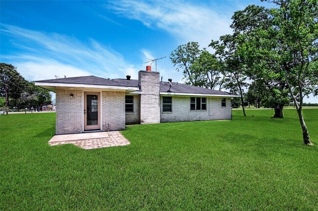 Building Photo - 17219 Janacek Rd