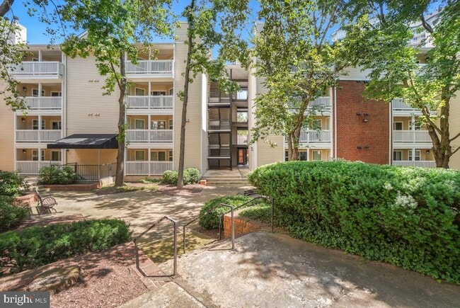 Building Photo - 1524 Lincoln Way