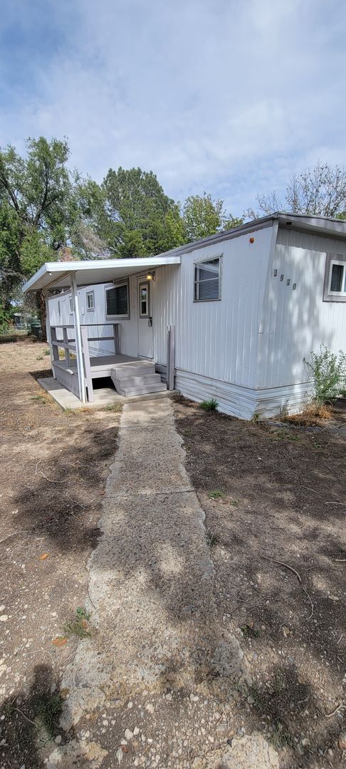 Building Photo - 2940 View Dr