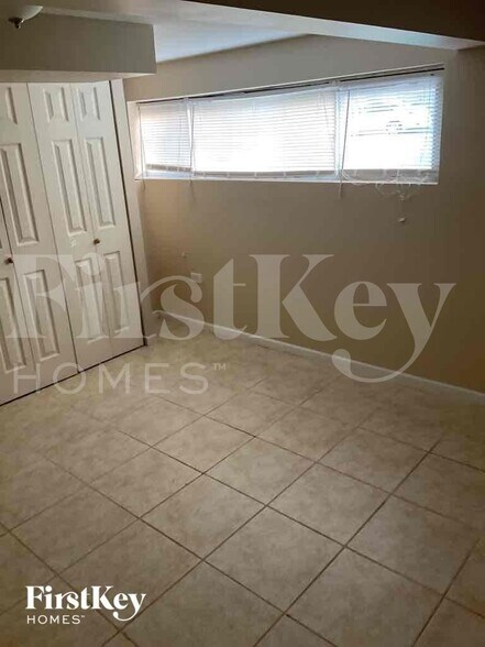 Building Photo - 8725 S Luella Ave