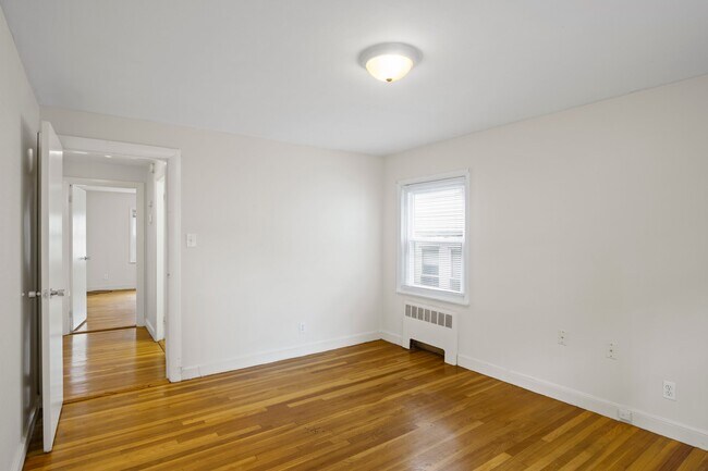 Building Photo - 25 Bailey St