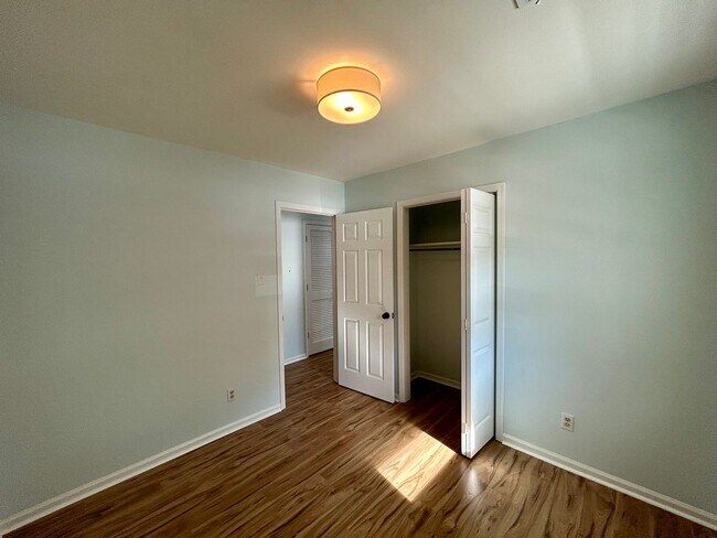 Building Photo - Fully Renovated One-Level Home in the heart of Chesterfield – New HVAC, Windows & Stunning Kitchen!