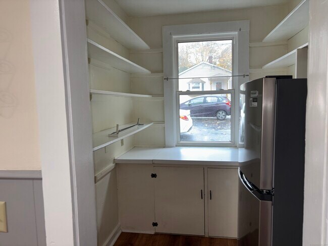 Building Photo - 49 N Harbor St