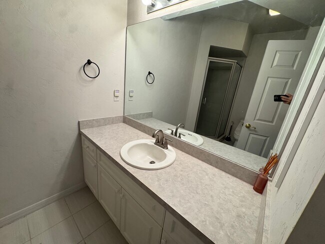 Building Photo - 4950 NW 1st Pl