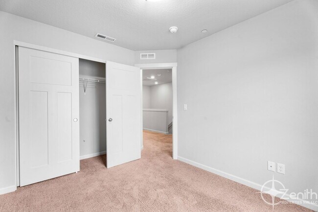 Building Photo - 4129 N Cyn Cir
