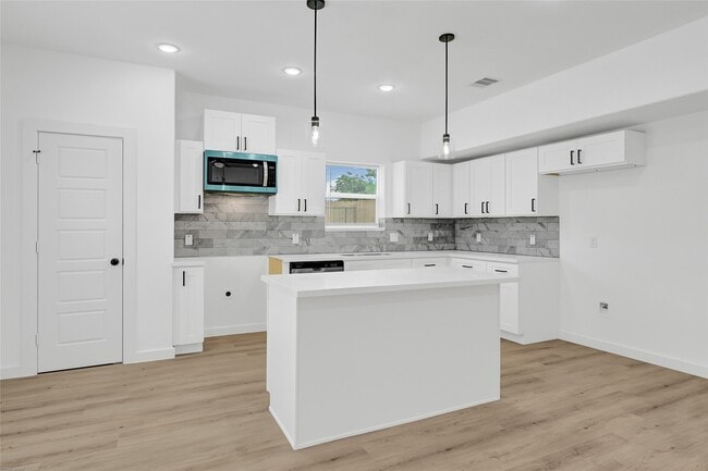 Building Photo - 8023 Birmingham St