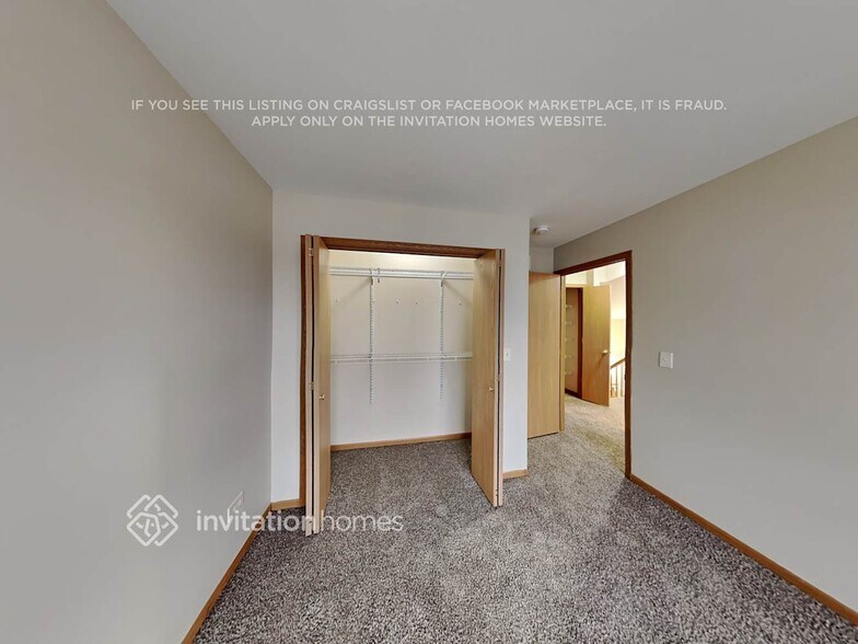 Building Photo - 4798 W Lilac Ave