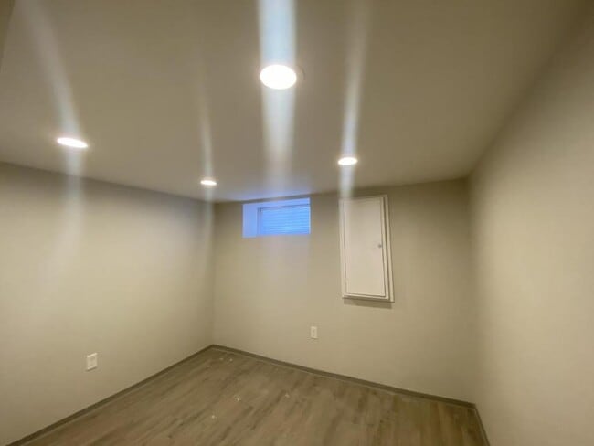 Building Photo - 3436 Leverton Ave