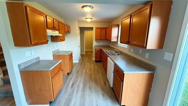 Building Photo - EAST- NEWER 4 BEDROOM 2 STORY HOME AVAILABLE NOW!