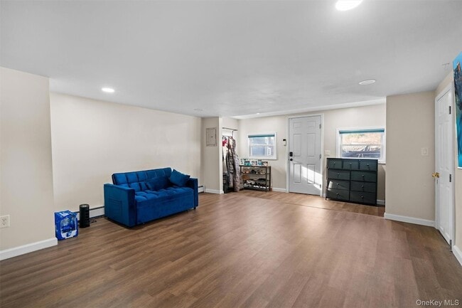 Building Photo - 136 Pine St