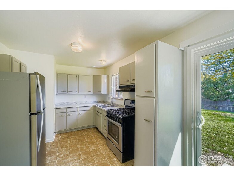 Building Photo - 730 32nd St