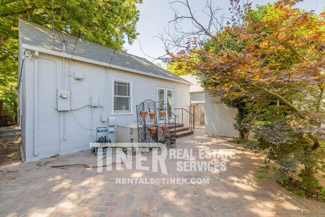 Building Photo - 3571 D St