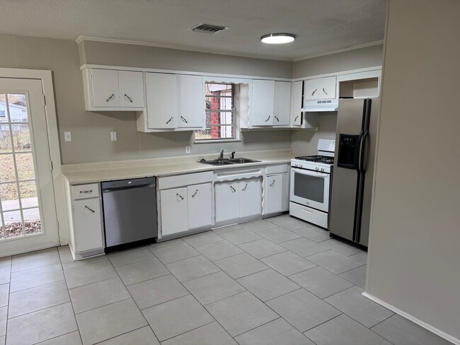 Building Photo - 3012 Gaines St