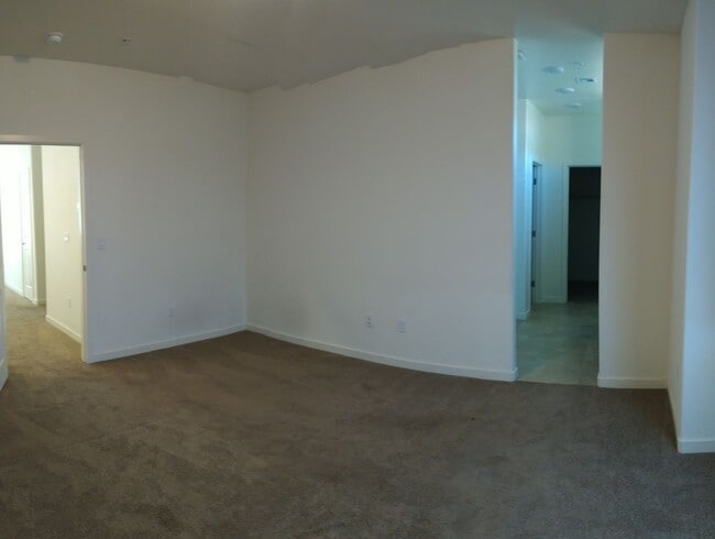 Building Photo - New Townhome in Great Community