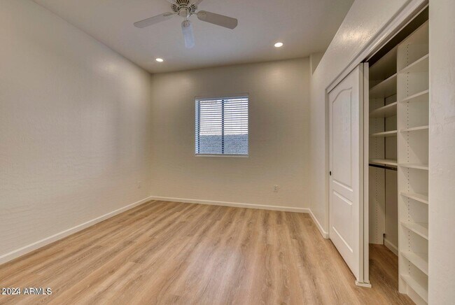 Building Photo - 12441 Via Ln
