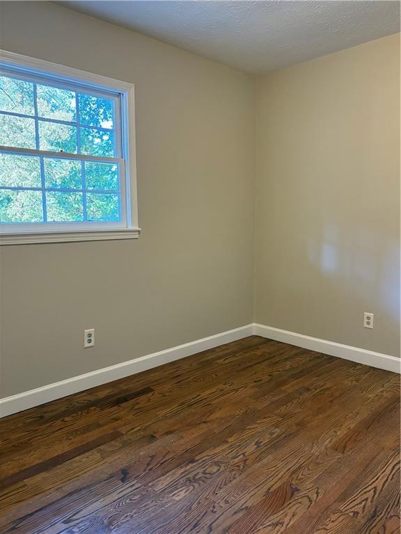 Building Photo - 4795 Manor Dr SW