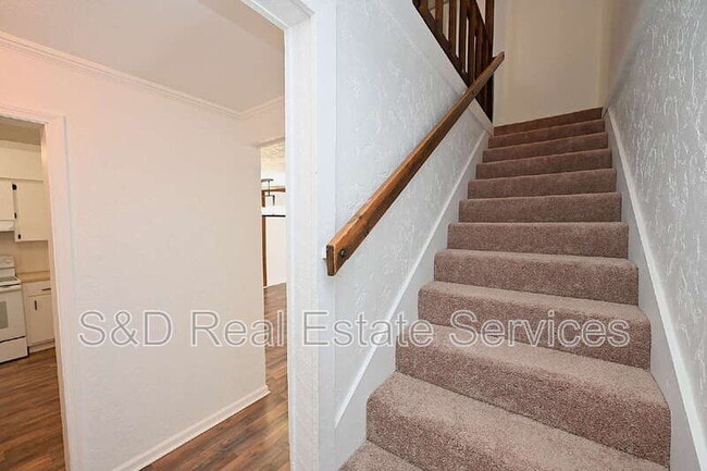 Building Photo - 2249 9th St SE