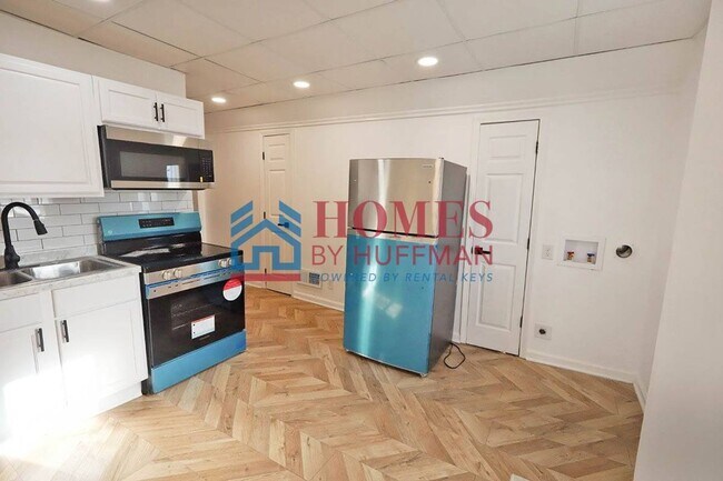 Building Photo - 910 Harriet St