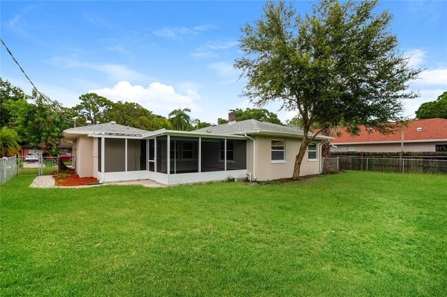 Building Photo - 1310 30th St W