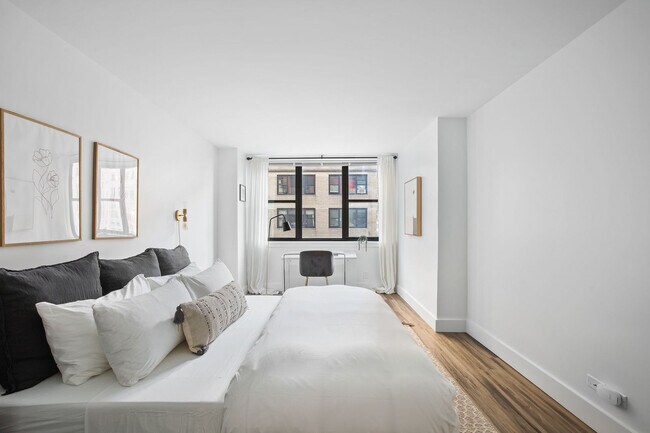 Building Photo - 330 W 58th St