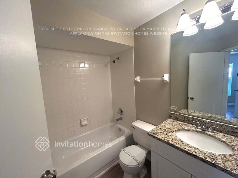 Building Photo - 1916 Bridgehampton Pl