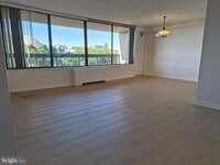 Building Photo - 3705 S George Mason Dr