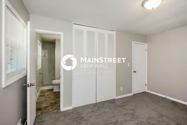 Building Photo - 3 Bedroom Pet-Friendly Home in LOUISVILLE,...